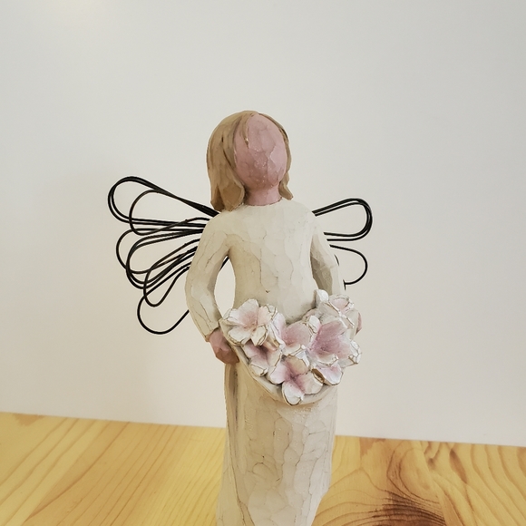 Willowtree Angel of Spring - Picture 3 of 9